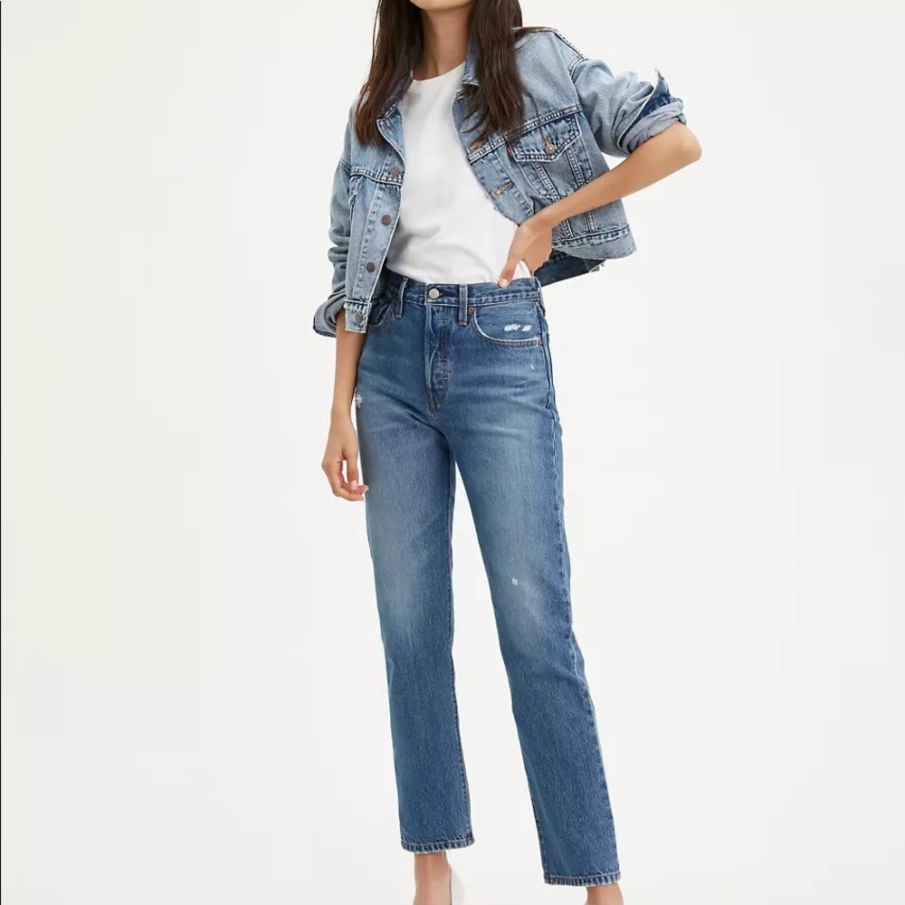 Modern Levi’s 501s for Women